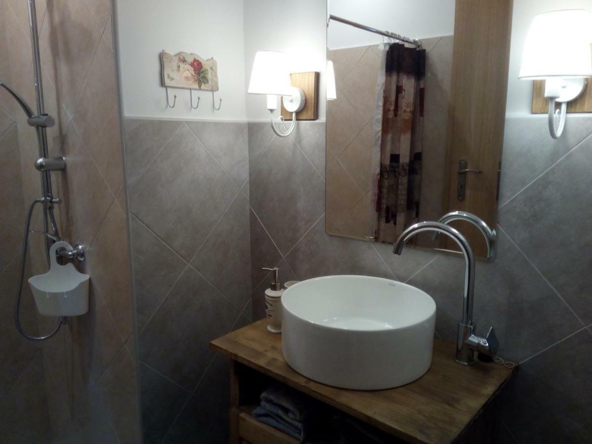 Apartment "Happiness" Near Metro And Center Atenas Exterior foto